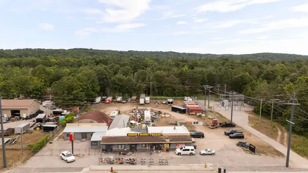 1285 Bayfield ST N, Springwater, ON L9X 0P1