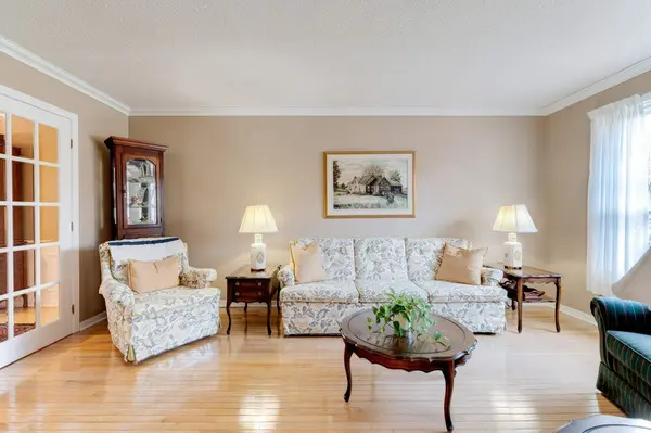 2251 Mansfield DR, Burlington, ON L7P 3J3