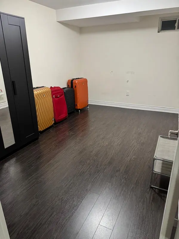 16 Edinburgh DR #BASEMENT, Brampton, ON L6Y 6A7