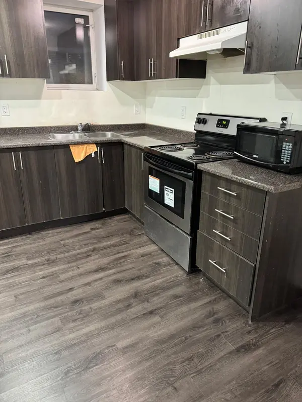 16 Edinburgh DR #BASEMENT, Brampton, ON L6Y 6A7