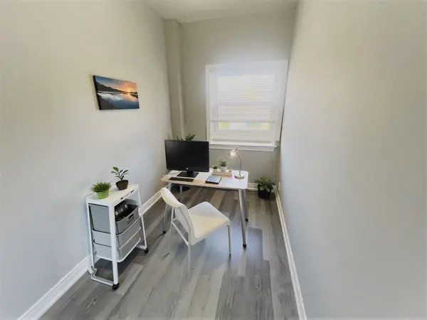 2 Thornton AVE #1, Toronto W03, ON M6E 2C9