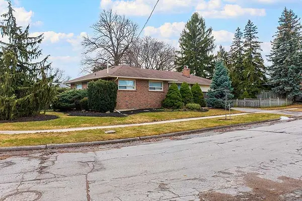 40 Sedgebrook CRES, Toronto W08, ON M9B 2X1