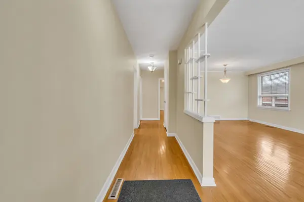 100 Summitcrest DR, Toronto W09, ON M9P 1H8