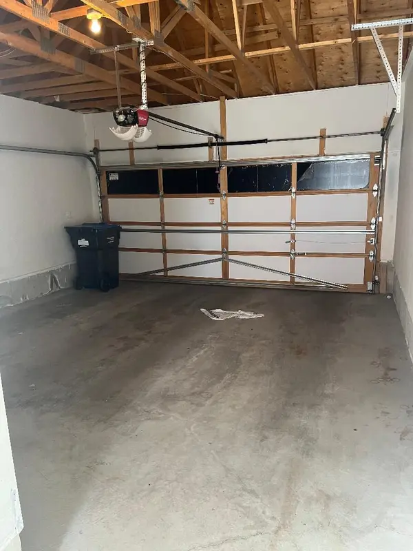 16 Saint Dennis RD, Brampton, ON L6R 3W5