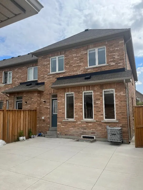 16 Saint Dennis RD, Brampton, ON L6R 3W5