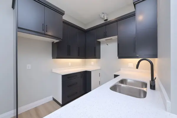 8 Main St S Main ST #4, East Luther Grand Valley, ON L9W 5S6