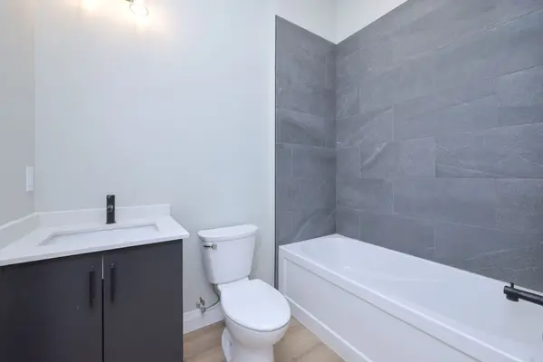 8 Main St S Main ST #4, East Luther Grand Valley, ON L9W 5S6