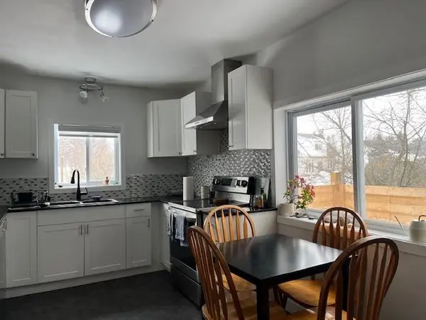 27 Lincoln AVE, South River, ON P0A 1X0