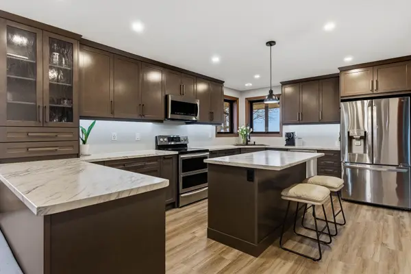 5864 Inadale DR, Adelaide Metcalfe, ON N7G 3H4