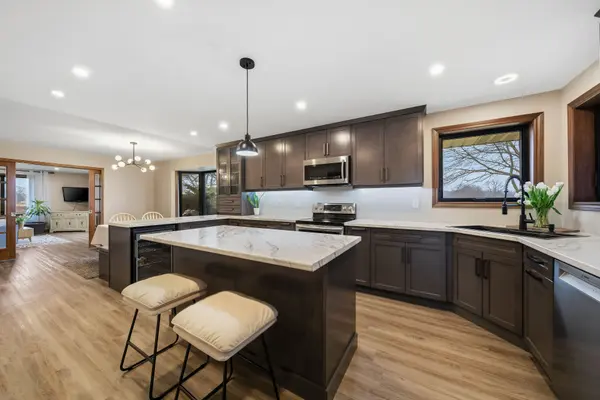 5864 Inadale DR, Adelaide Metcalfe, ON N7G 3H4