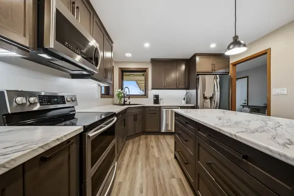 5864 Inadale DR, Adelaide Metcalfe, ON N7G 3H4