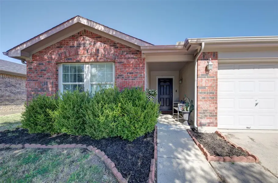 8817 King Ranch Drive, Cross Roads, TX 76227