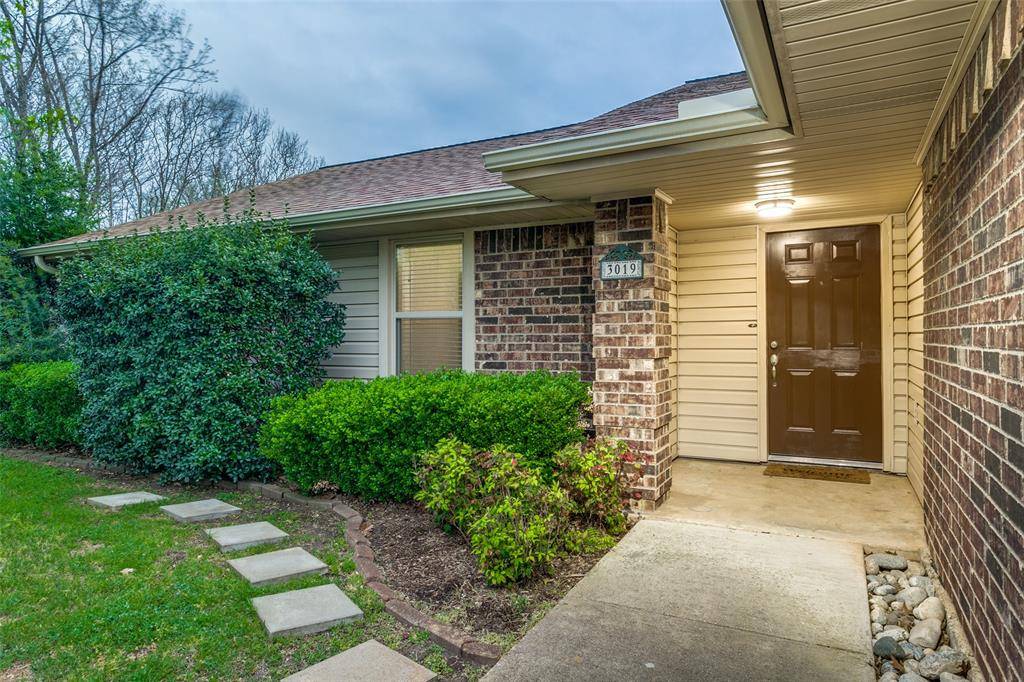 3019 Panhandle Drive, Grapevine, TX 76051