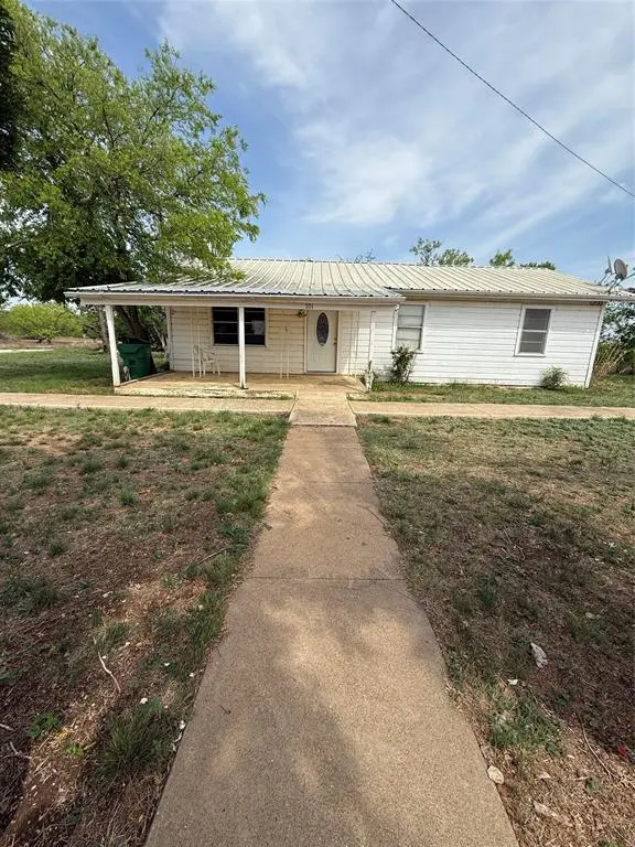 701 Perry, Santa Anna, TX 76878
