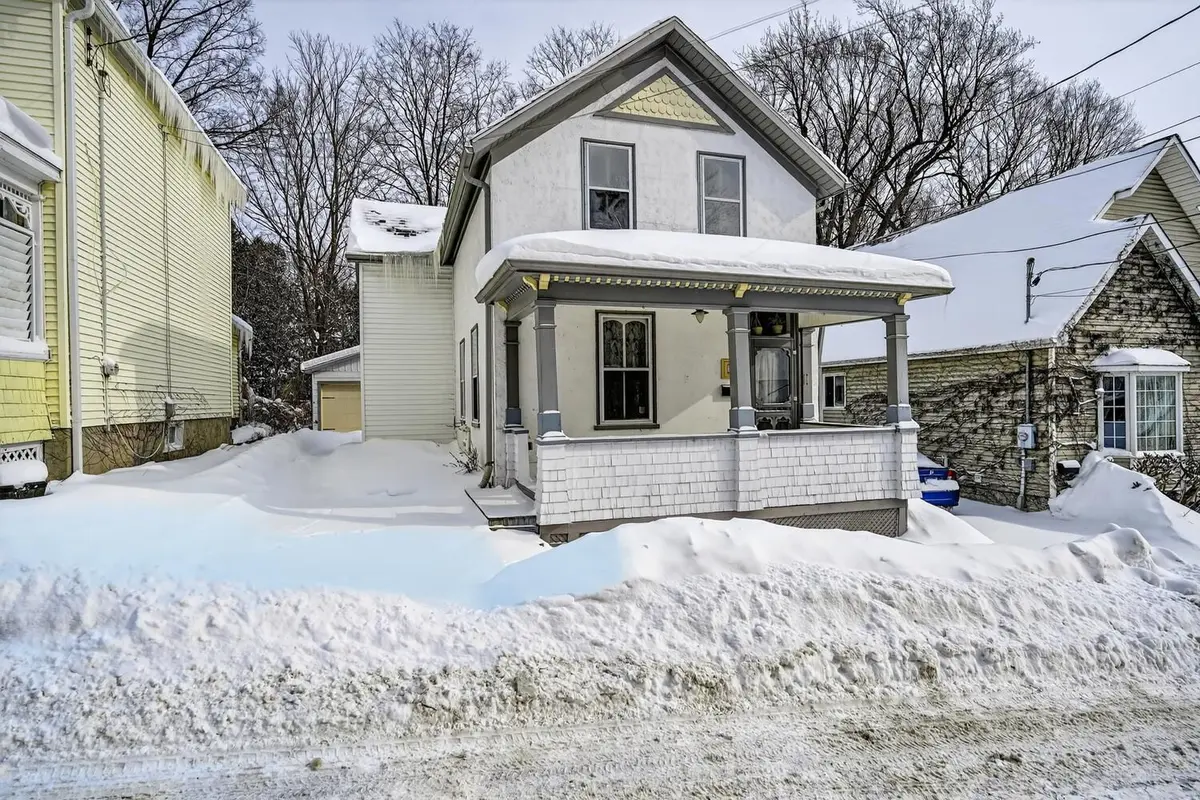 37 Orchard ST, Brockville, ON K6V 2J6