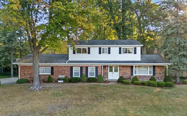 52580 Southdown RD, Shelby Charter Township, MI 48316