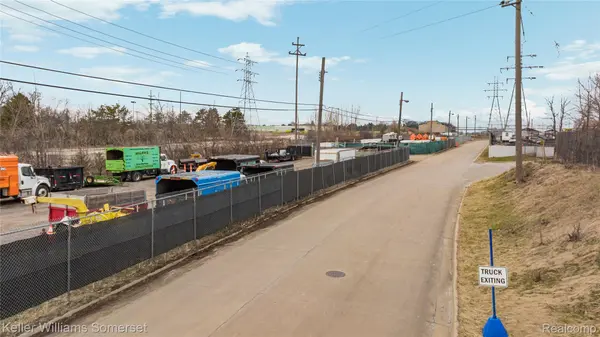 123 E Montcalm ST, Pontiac, MI 48342