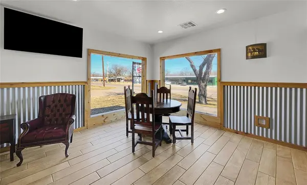 603 S Avenue G, Clifton, TX 76634