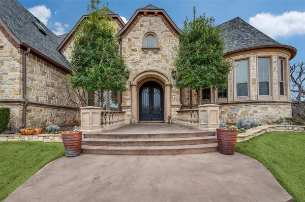 141 W Waters Edge Way, Oak Point, TX 75068