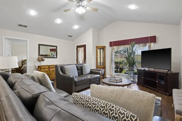 204 Pvt Rd 1311, Mount Pleasant, TX 75455