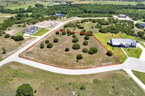 301 Elliott Court, Cresson, TX 76035