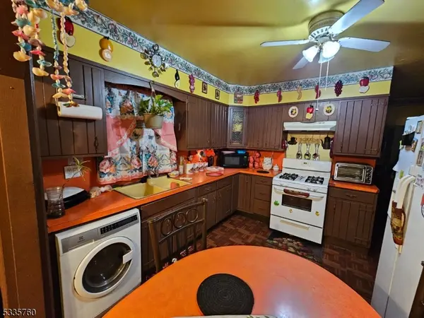 60 Murray Ave, Paterson City, NJ 07501