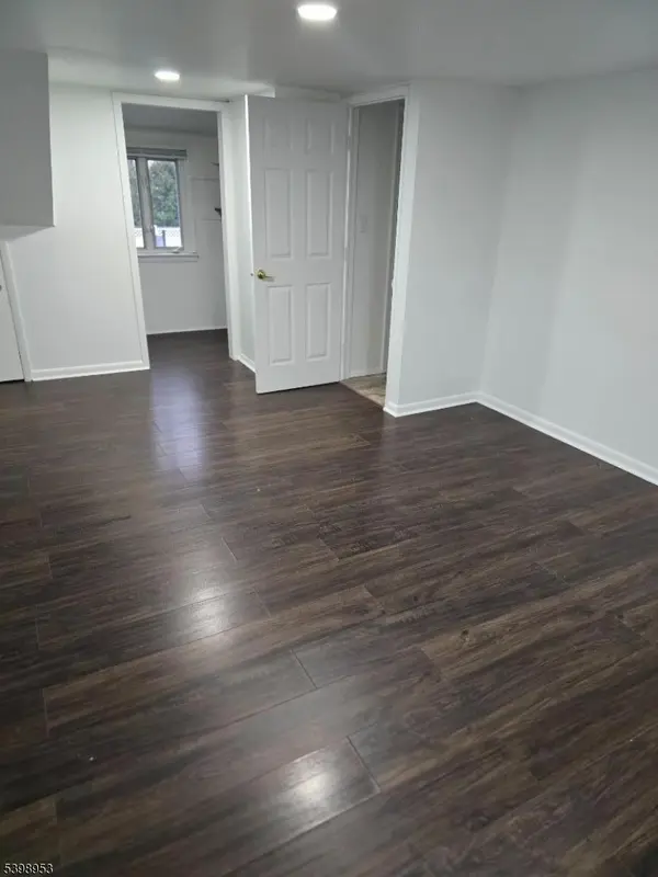 18 Donna Dr #2, Wood-ridge Boro, NJ 07075