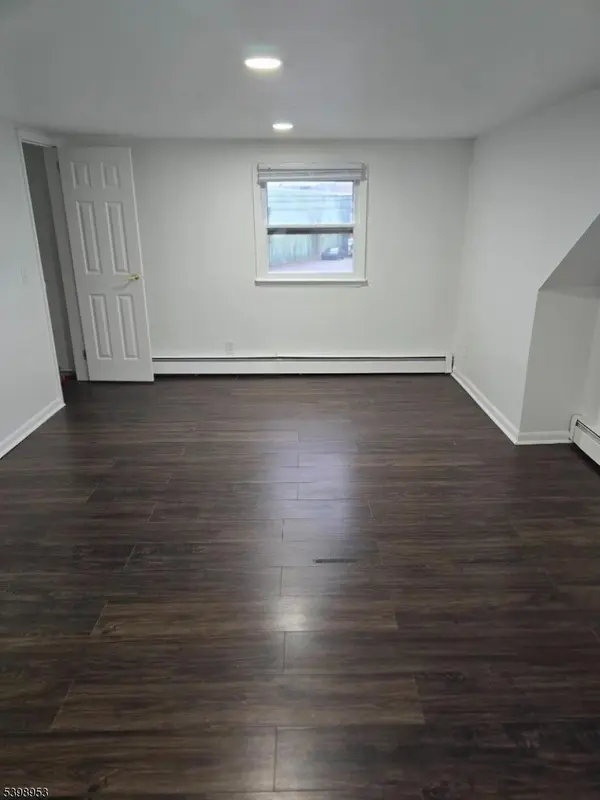 18 Donna Dr #2, Wood-ridge Boro, NJ 07075