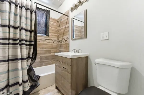 34 Leo Pl, Newark City, NJ 07108