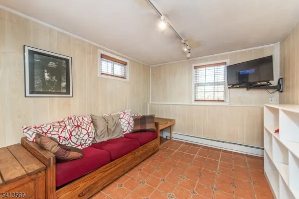 312 Cupsaw Dr, Ringwood Boro, NJ 07456