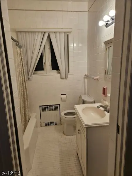 653 New York Ave, Lyndhurst Twp., NJ 07071