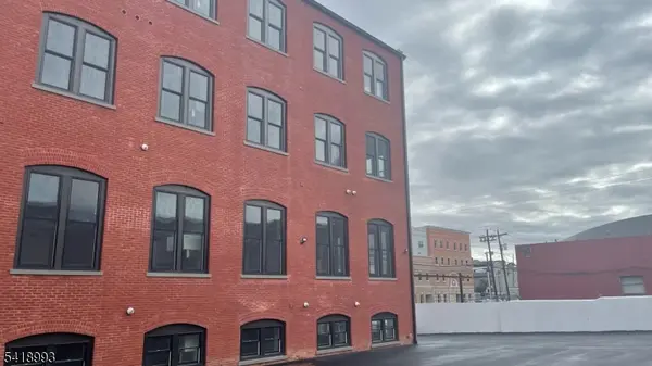 38 Mill St, Paterson City, NJ 07501