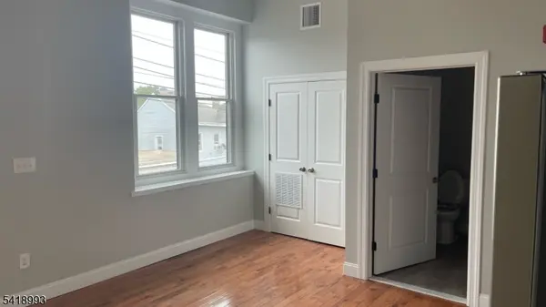 38 Mill St, Paterson City, NJ 07501