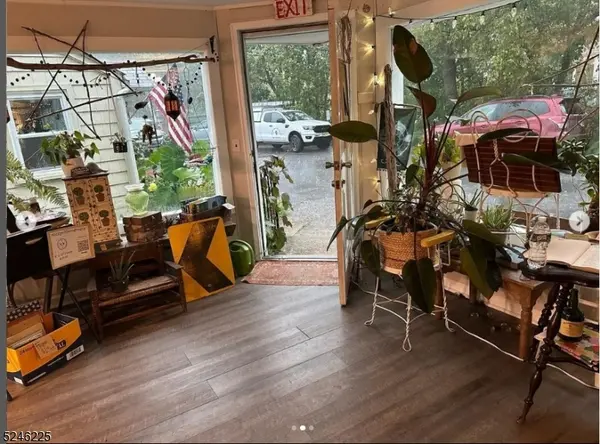 12 Creek Rd, Milford Boro, NJ 08848