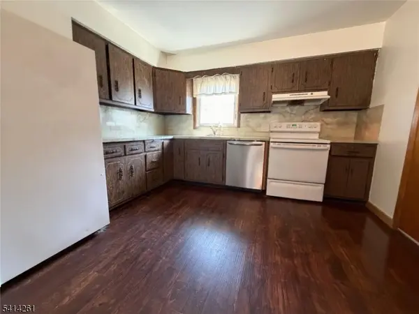 79 Hunter St, Lodi Boro, NJ 07644