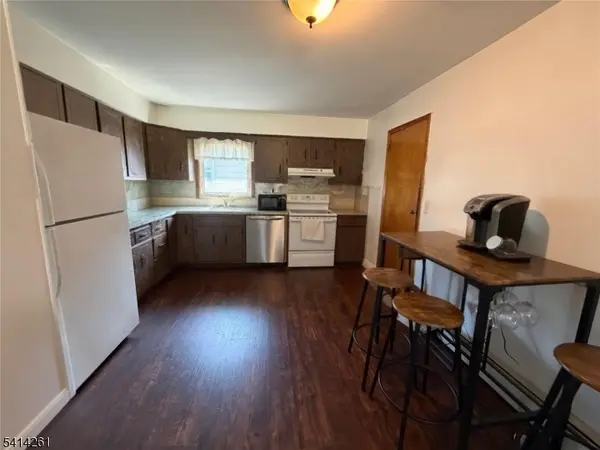 79 Hunter St, Lodi Boro, NJ 07644