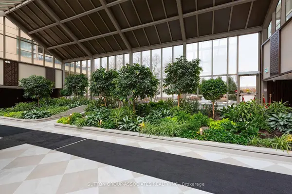 61 St Clair AVE W #1102, Toronto C02, ON M4V 2Y8