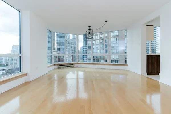 1055 Bay ST #1805, Toronto C01, ON M5S 3A3