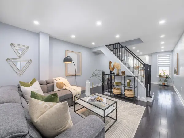 7 Weymouth AVE, Toronto E03, ON M4C 1R6