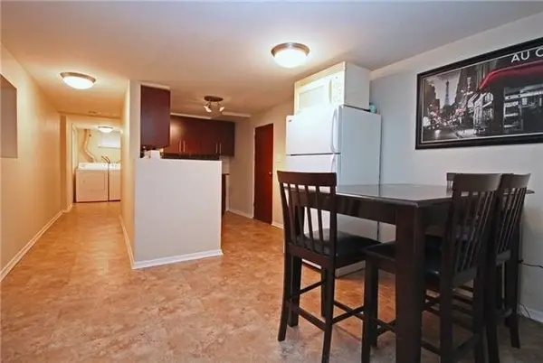 245 windsor ST #Bsmt, Oshawa, ON L1H 6G5