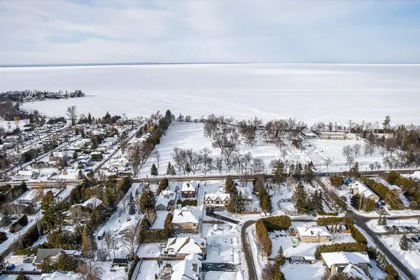 28 St. George ST, Georgina, ON L0E 1L0