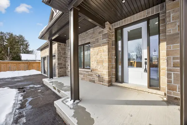 28 St. George ST, Georgina, ON L0E 1L0