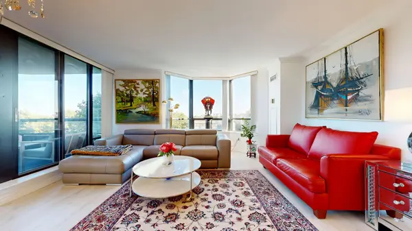 7440 Bathurst ST #410, Vaughan, ON L4J 7K8