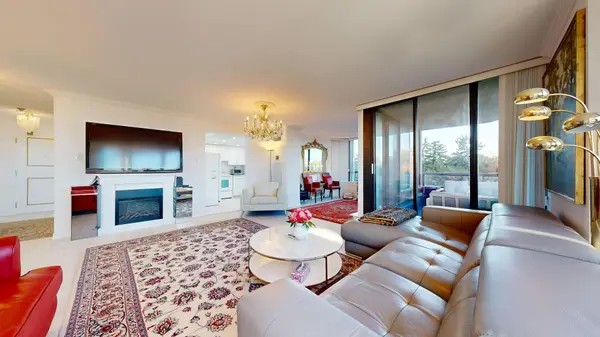 7440 Bathurst ST #410, Vaughan, ON L4J 7K8