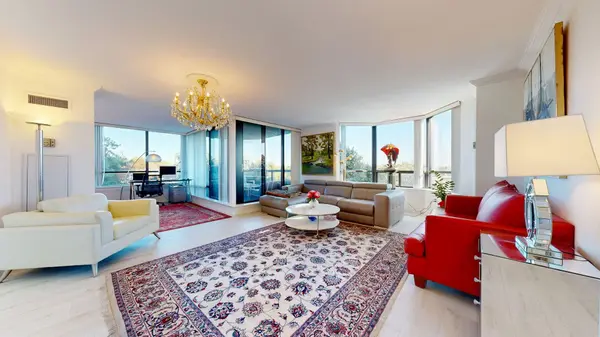 7440 Bathurst ST #410, Vaughan, ON L4J 7K8