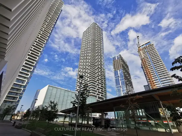 950 Portage Pkwy #5601, Vaughan, ON L4K 0J7