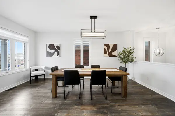 43 Milligan ST, Bradford West Gwillimbury, ON L3Z 0A5