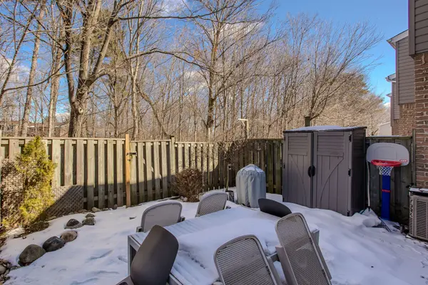 2050 Upper Middle RD #168, Burlington, ON L7P 3R9