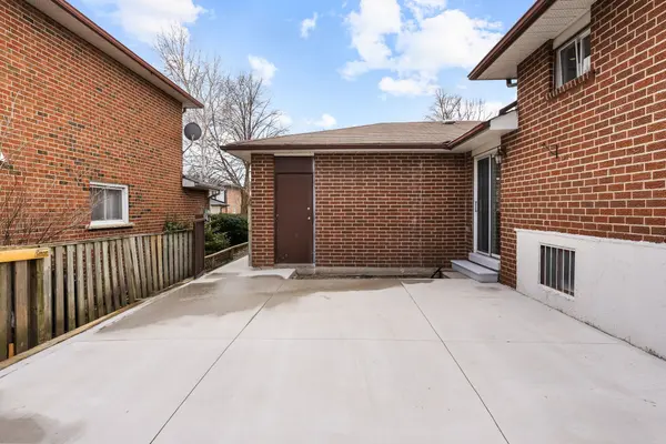 2437 Chilsworthy AVE, Mississauga, ON L5B 2R4