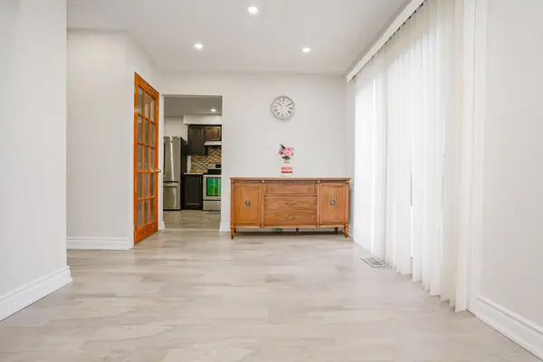 15 Heatherside CT, Brampton, ON L6S 1N9